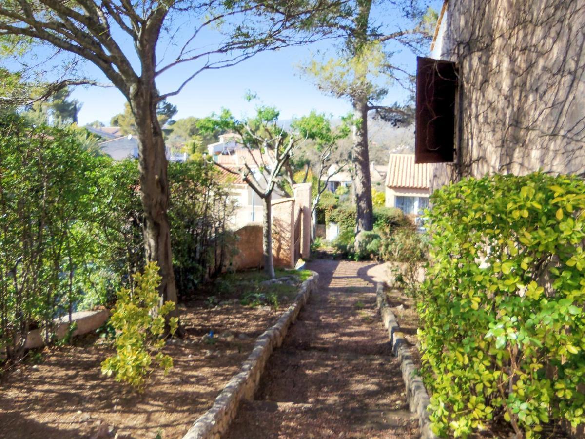 Villa Avec Piscine A Saint-Raphael Et Vue Sur La Montagne Εξωτερικό φωτογραφία